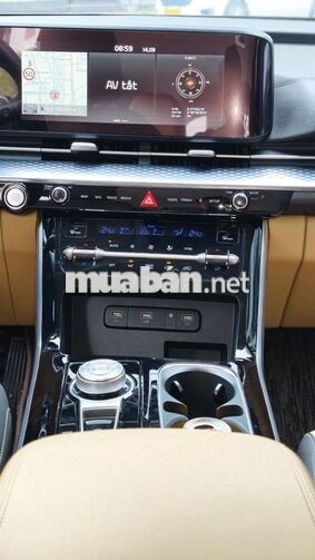 Kia Carnival 2023 Premium 8 vạn km Đỏ