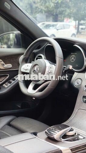 MERCEDES-BENZ C300 2019 TRẮNG 5 CHỖ