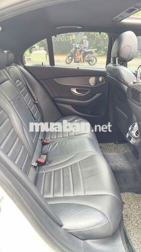 MERCEDES-BENZ C300 2019 TRẮNG 5 CHỖ