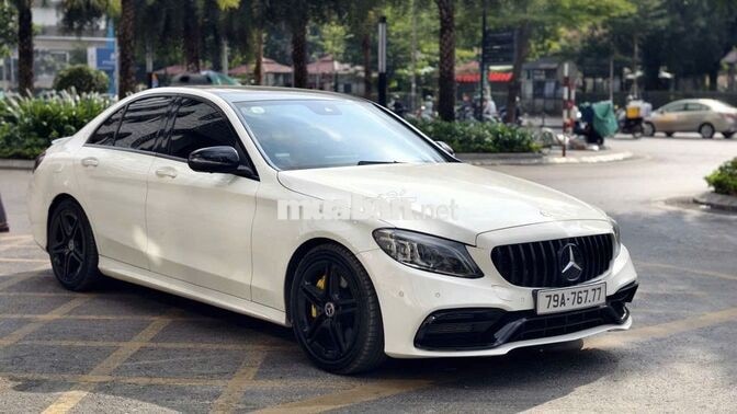 MERCEDES-BENZ C300 2019 TRẮNG 5 CHỖ