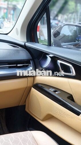 Kia Carnival 2023 Premium 8 vạn km Đỏ