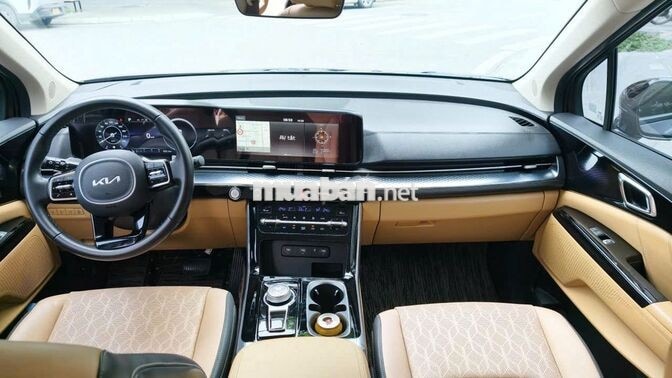 Kia Carnival 2023 Premium 8 vạn km Đỏ