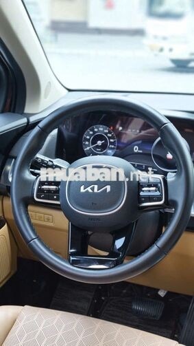 Kia Carnival 2023 Premium 8 vạn km Đỏ