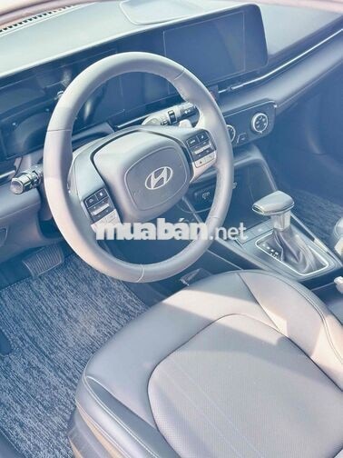 Hyundai Accent 2025 Đặc Biệt Trắng Hỗ Trợ Góp