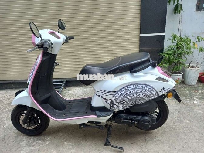 Xe máy Victoria Vespa 50cc trắng hồng
