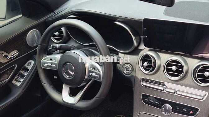 MERCEDES-BENZ C300 2019 TRẮNG 5 CHỖ