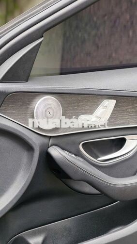 MERCEDES-BENZ C300 2019 TRẮNG 5 CHỖ