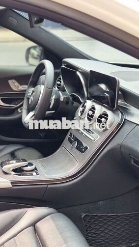 MERCEDES-BENZ C300 2019 TRẮNG 5 CHỖ
