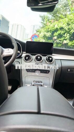 MERCEDES-BENZ C300 2019 TRẮNG 5 CHỖ