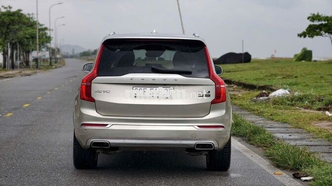 Volvo XC90 2018 7 chỗ Bạc Tự động