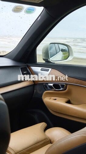 Volvo XC90 2018 7 chỗ Bạc Tự động