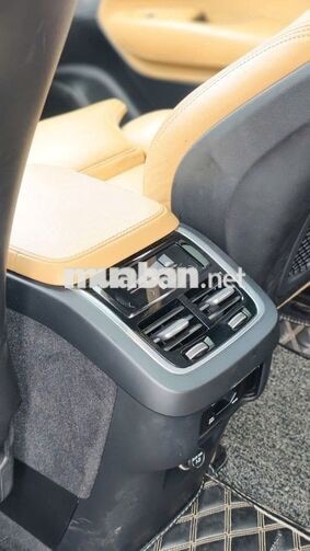Volvo XC90 2018 7 chỗ Bạc Tự động