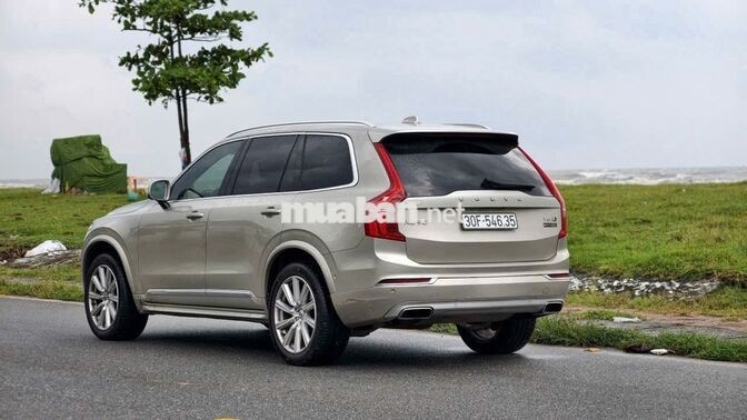 Volvo XC90 2018 7 chỗ Bạc Tự động