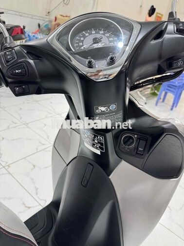 HONDA SH MODE MÀU BẠC