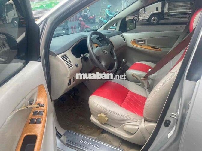 Toyota Innova 2009 G 7 chỗ Bạc