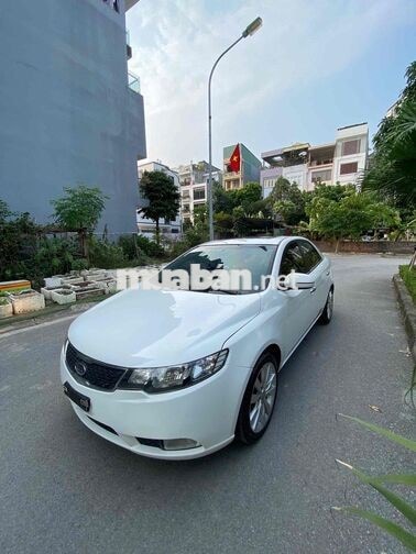 KIA Cerato 2011 trắng 5 chỗ