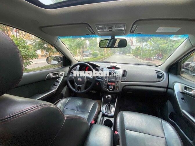 KIA Cerato 2011 trắng 5 chỗ