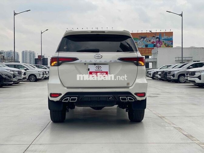 Toyota Fortuner 2019 2.4G MT Trắng 77000km