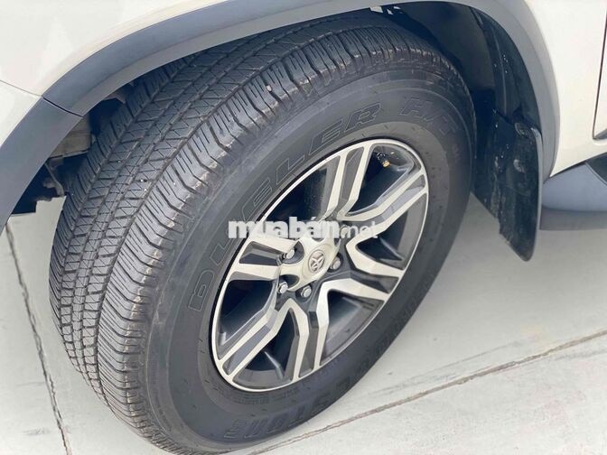 Toyota Fortuner 2019 2.4G MT Trắng 77000km