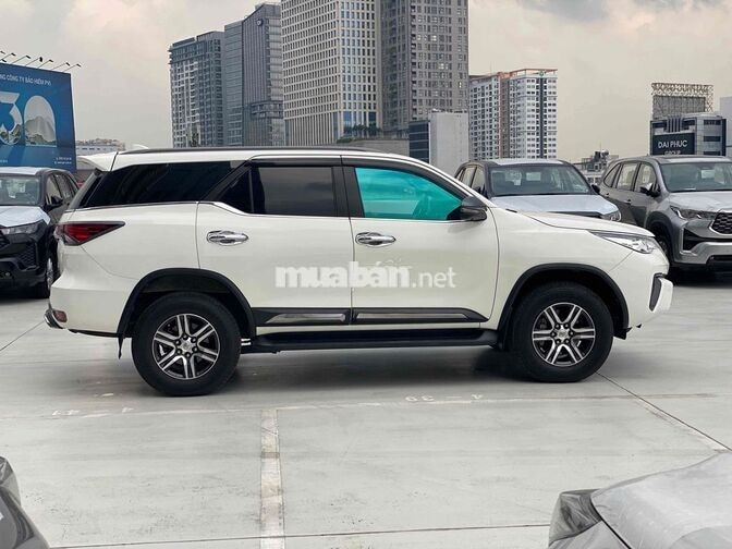 Toyota Fortuner 2019 2.4G MT Trắng 77000km