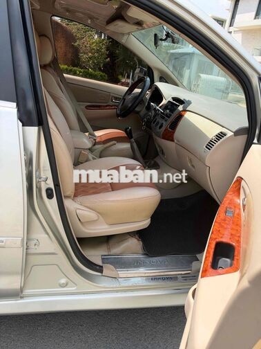 Toyota Innova 2007 2.0G Số sàn 8 chỗ Ghi-bạc