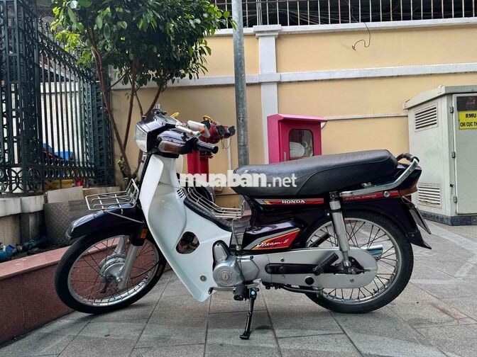 Honda Dream Thái màu nho
