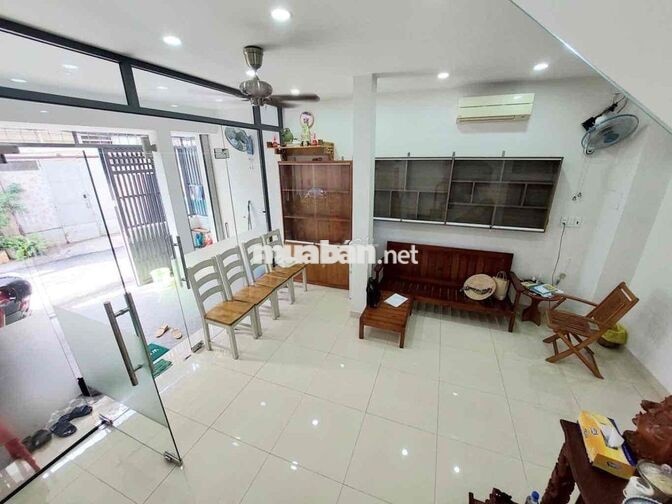 Cho thuê nhà nguyên căn, mặt tiền nguyễn đình chính, phí nhuận.