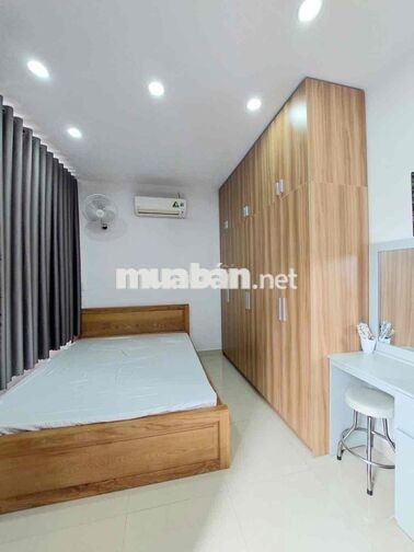 Cho thuê nhà nguyên căn, mặt tiền nguyễn đình chính, phí nhuận.