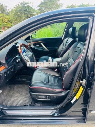 Toyota Camry 3.5Q 5 chỗ đen tự động
