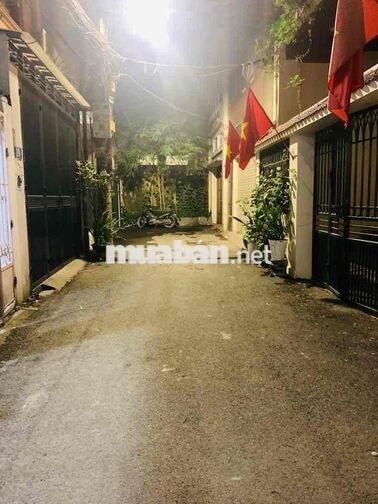 cho thuê nhà nguyên căn phố Minh Khai 40m2 x3T giá 8 triệu /1th full