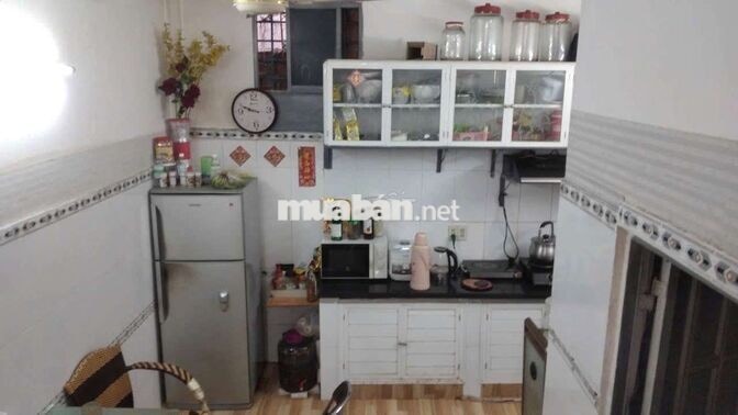 Cho thuê nhà Tạ Quang Bửu, đầy đủ nội thất