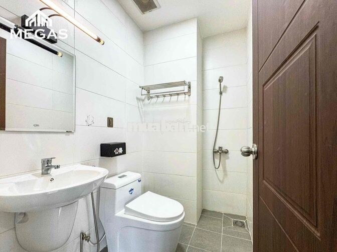 Trống Sẵn Căn Studio Cửa Sổ Trời Full Nội Thất Ngay Emart PVT