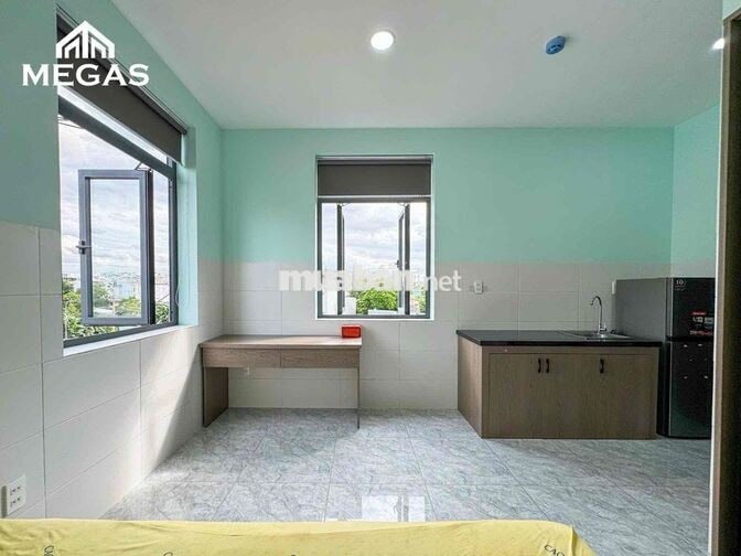 Trống Sẵn Căn Studio Cửa Sổ Trời Full Nội Thất Ngay Emart PVT