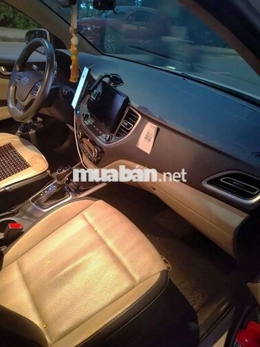 Hyundai Accent Tự động 98407 km trắng