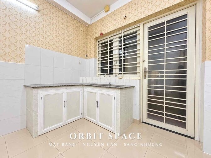 Mặt bằng mặt tiền Nguyễn Trọng Tuyển 50m2 Kinh doanh sạch sẽ cửa hàng