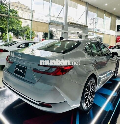Toyota Camry 2.5 HEV Xám Hybrid