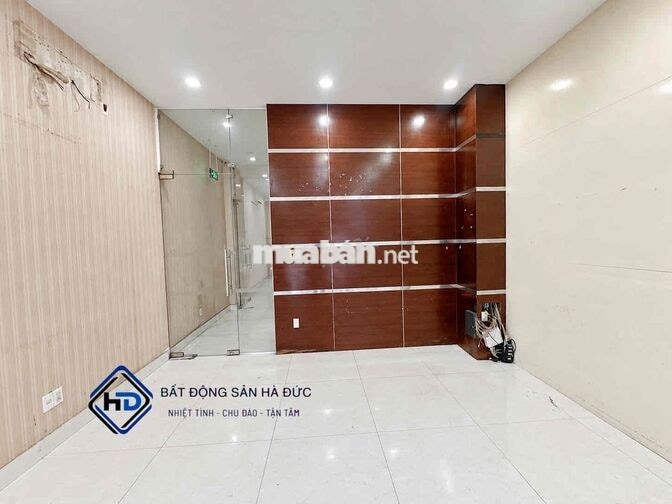 Toà nhà 5x20 có hầm để xe đường lớn gần UBND Quận 12