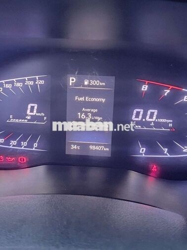 Hyundai Accent Tự động 98407 km trắng