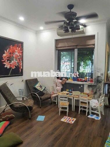 Cho thuê nhà view công viên thoáng mát cả ngày tại KDC Phong Phú 4