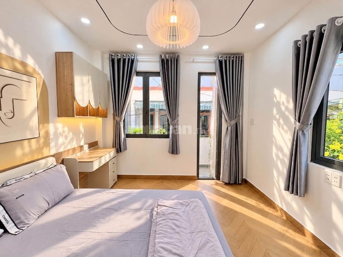 Nhà 3 lầu tuyệt đẹp Cao cấp góc 2 mặt hẻm Hoàng Hoa Thám, P7, Q.Bình T