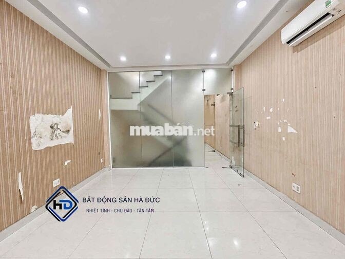 Toà nhà 5x20 có hầm để xe đường lớn gần UBND Quận 12