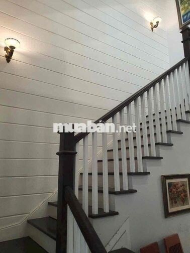Cho thuê nhà view công viên thoáng mát cả ngày tại KDC Phong Phú 4