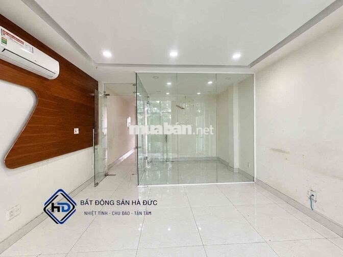 Toà nhà 5x20 có hầm để xe đường lớn gần UBND Quận 12