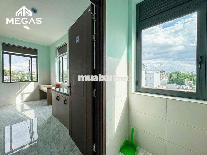Trống Sẵn Căn Studio Cửa Sổ Trời Full Nội Thất Ngay Emart PVT