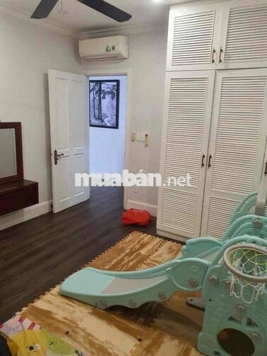 Cho thuê nhà view công viên thoáng mát cả ngày tại KDC Phong Phú 4