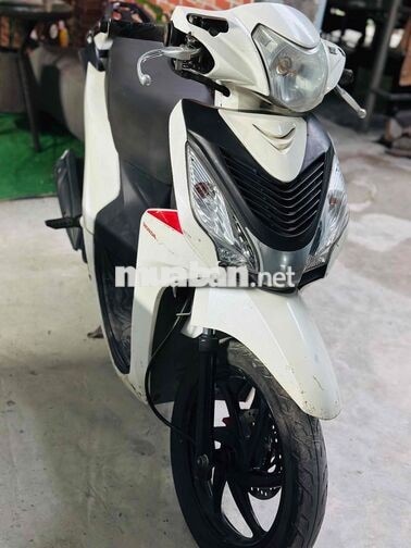 HONDA VISION TRẮNG
