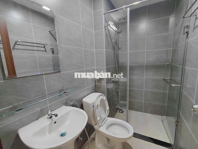 Bán Green River Dt70m2 2 phòng ngủ 2wc giá 2tỷ8 Đông Nam, mới 100% Q8