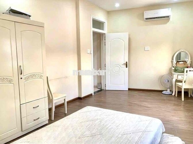 CẠNH CẦU NGUYỄN VĂN CỪ - 72M2 - 3 TẦNG - 4PN LỚN - SÂN ĐỞ XE - SỔ RIÊN