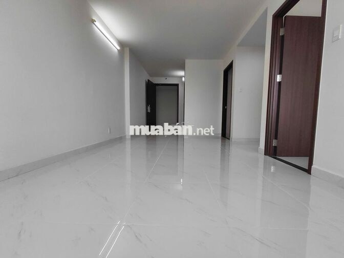 Bán Green River Dt70m2 2 phòng ngủ 2wc giá 2tỷ8 Đông Nam, mới 100% Q8