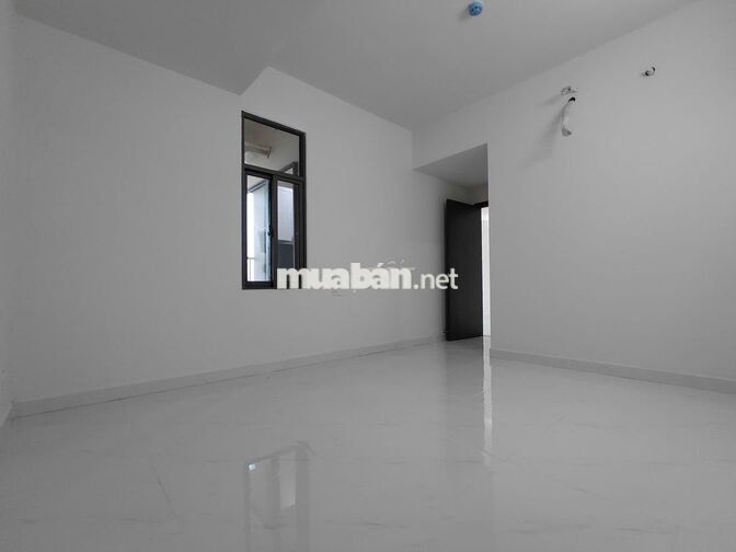 Bán Green River Dt70m2 2 phòng ngủ 2wc giá 2tỷ8 Đông Nam, mới 100% Q8